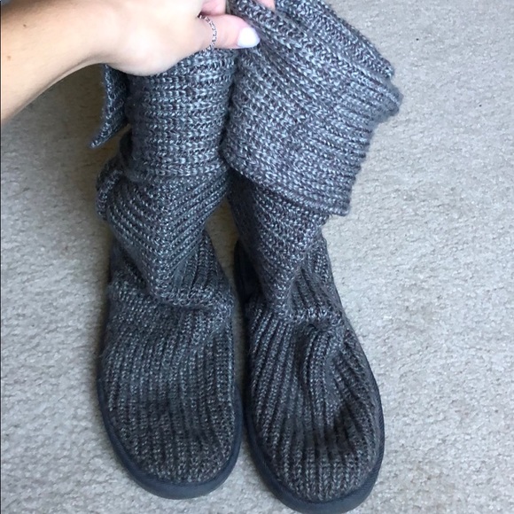 UGG classic cardy button detailed knit boot - Picture 3 of 7